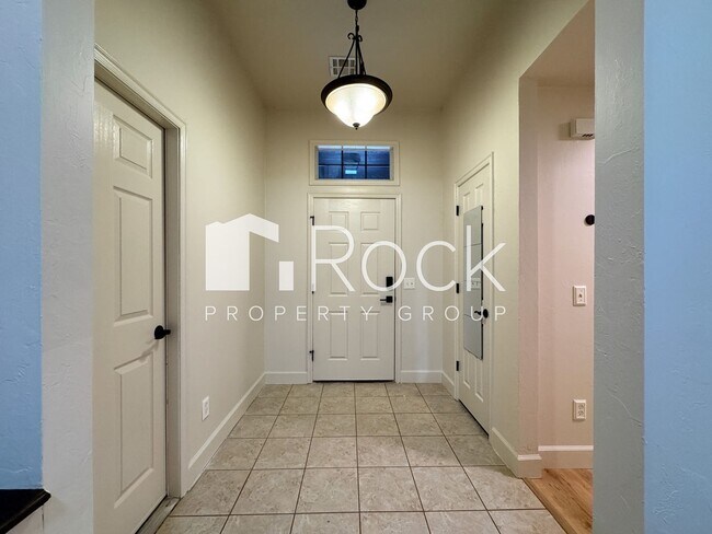 Foto del edificio - 3 Bed/2 Bath Edmond Home **AMAZING Locatio...