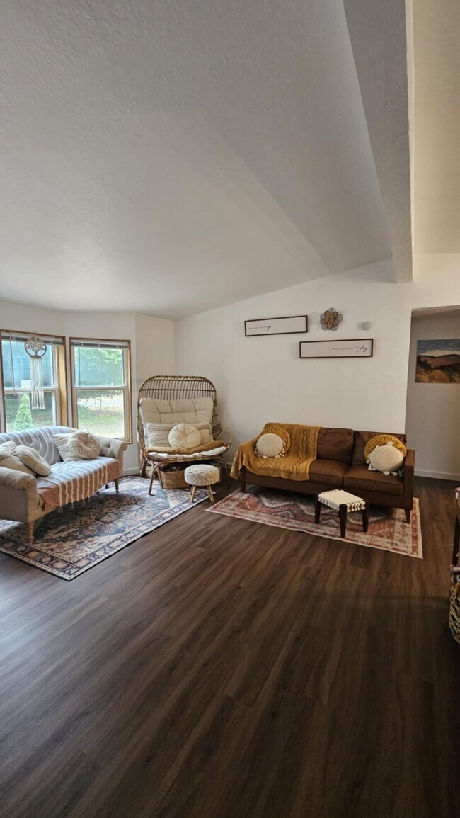 Foto del edificio - 8738 Boxwood Ct SE