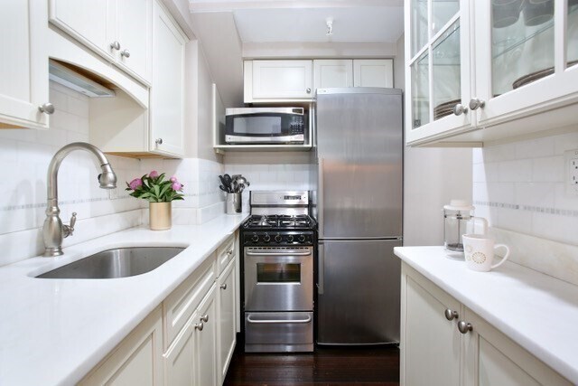 Building Photo - 164 Beacon St
