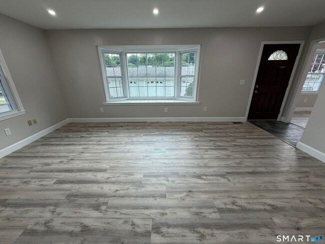 Building Photo - 56 Janet Cir