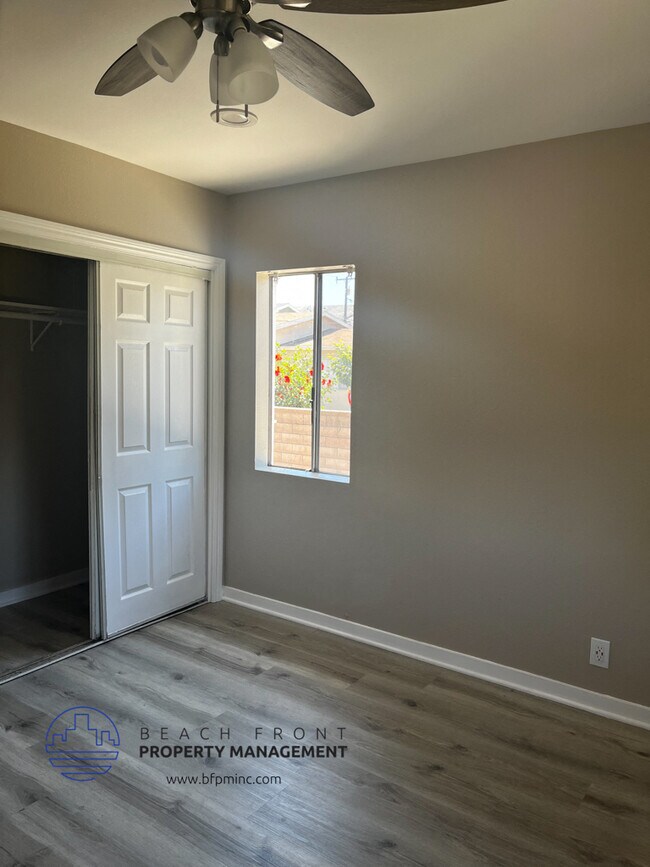 Foto del edificio - 1208A-B, 1210A-B W. 166th St.