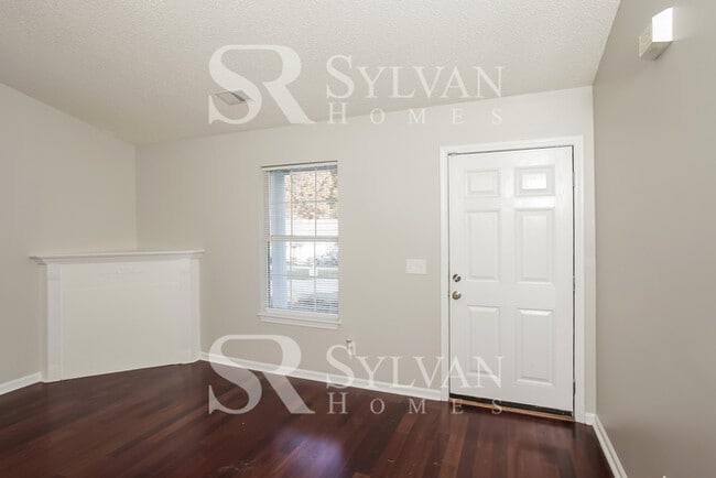 Building Photo - Welcome to Your 3BR 2BA Dream Home