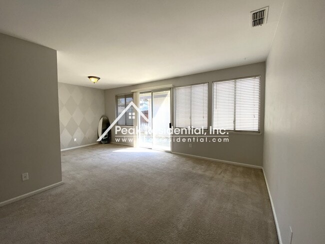 Building Photo - Charming 3 bd/2 ba Elk Grove Home!