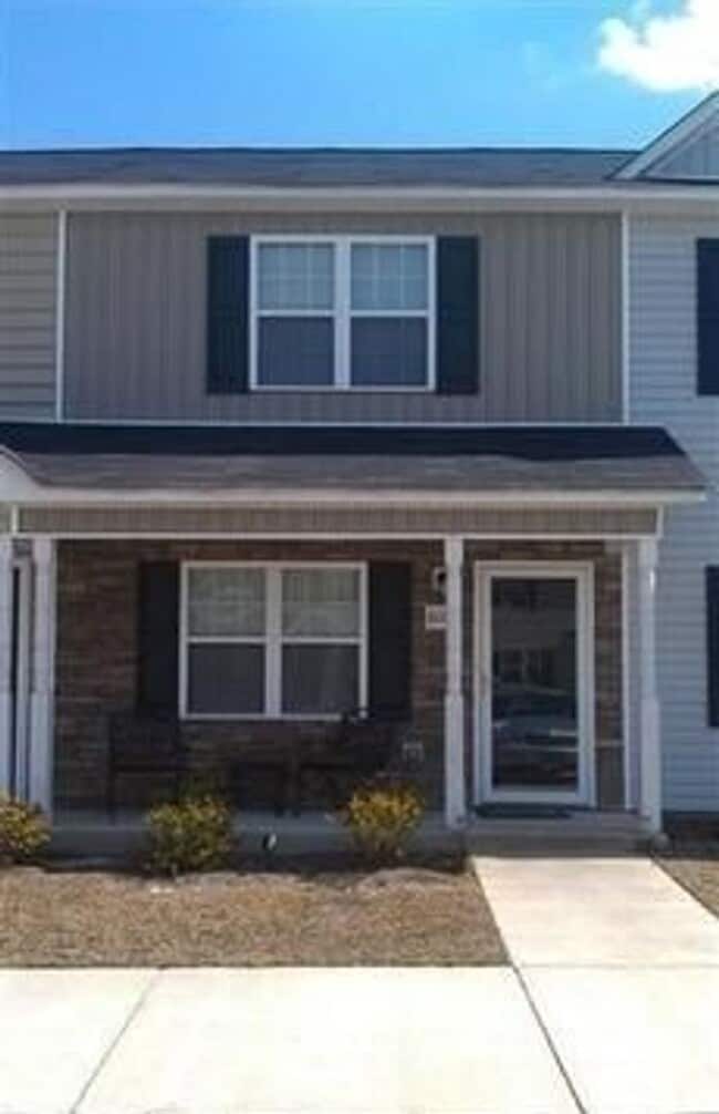 Building Photo - 8003 Banister Loop