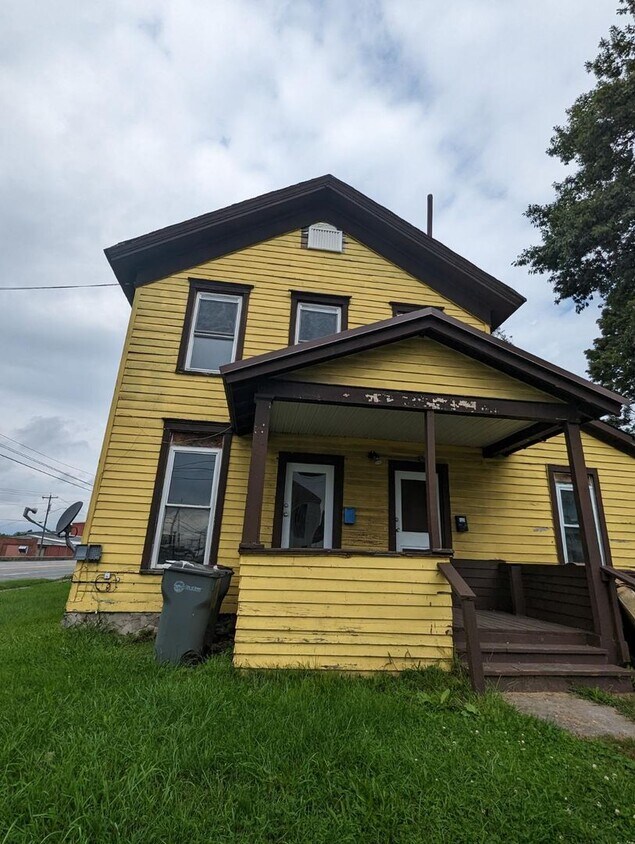 Primary Photo - 210 S Doxtator Street