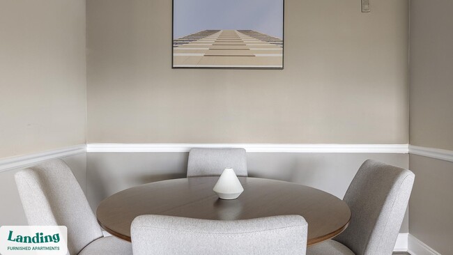 Foto del edificio - 100 Crossing Blvd