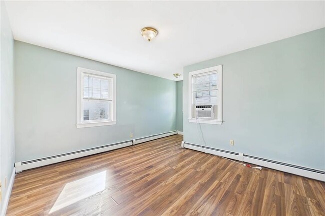 Foto del edificio - 136 Almy St