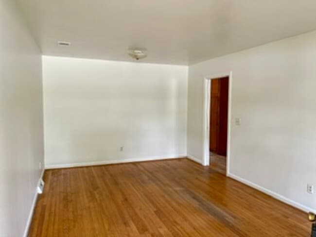Building Photo - 1509B Harbor View Rd