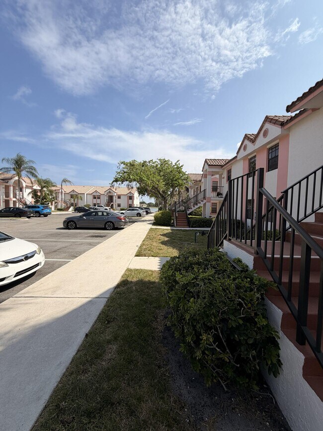 Foto del edificio - 301 Norwood Terrace