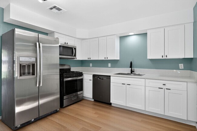 Foto del edificio - 44440 Acacia Dr