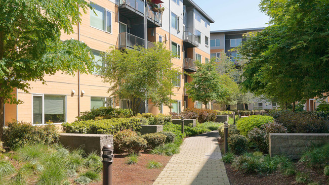 Outdoor Walkway - Riverpark