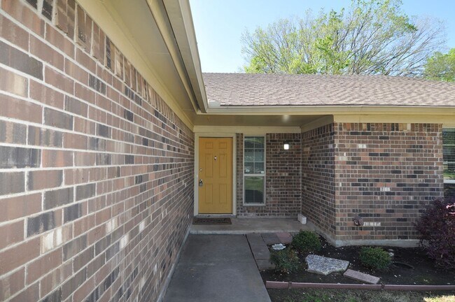 Foto del edificio - 616 Mountain Laurel Ln