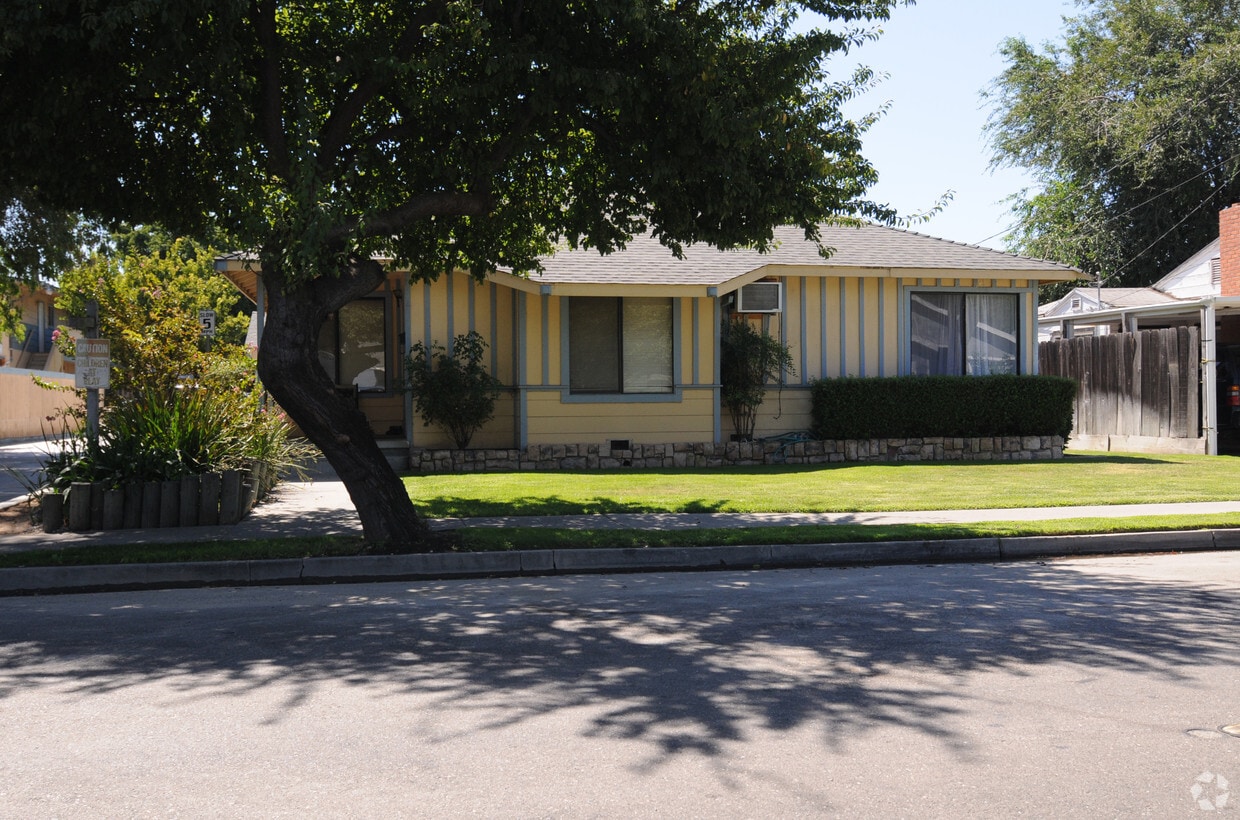 Building Photo - 42 W Lowell Ave