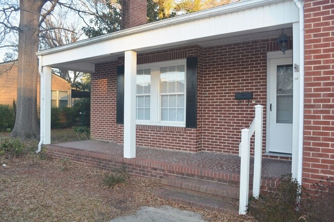 Building Photo - Newly Remodeled 3bed 1.5 Bath Ranch in Downtown Smithfield