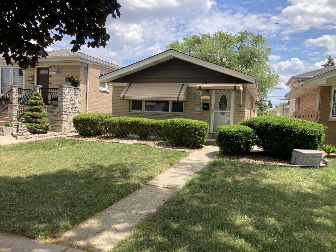 7815 Neenah Ave, Burbank, IL 60459 House Rental in Burbank, IL