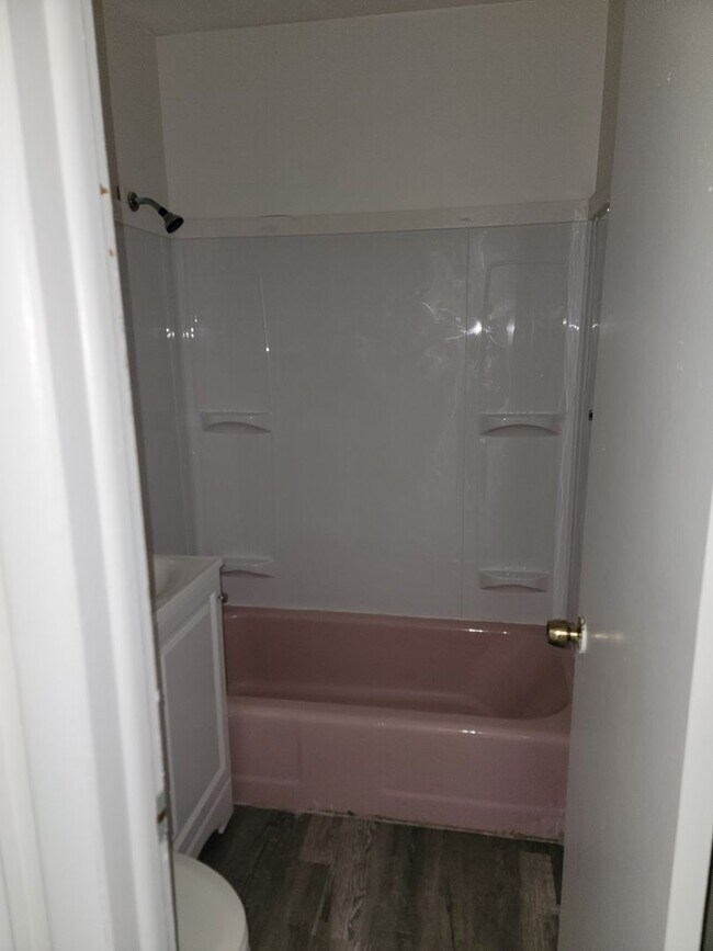 Foto del edificio - 2BR/1BA Updated Home – Vouchers Welcome!