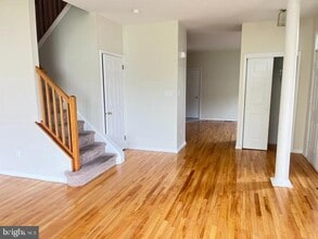 Building Photo - 1081 Chanticleer