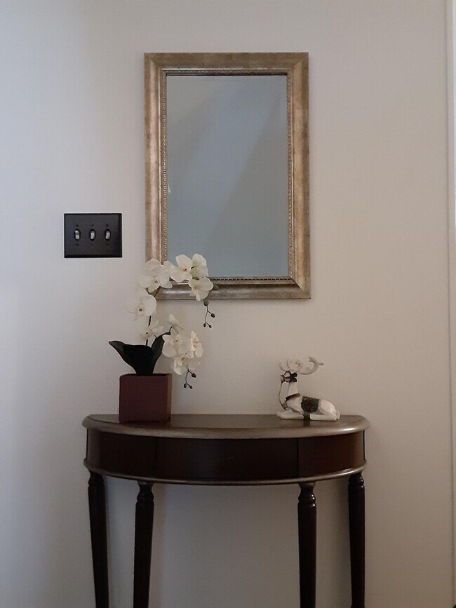 Entry Way - 3135 Camberly Dr