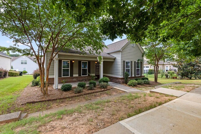 Building Photo - 175 Colonial Ct