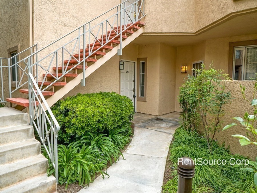 Primary Photo - 23633 Del Monte Dr