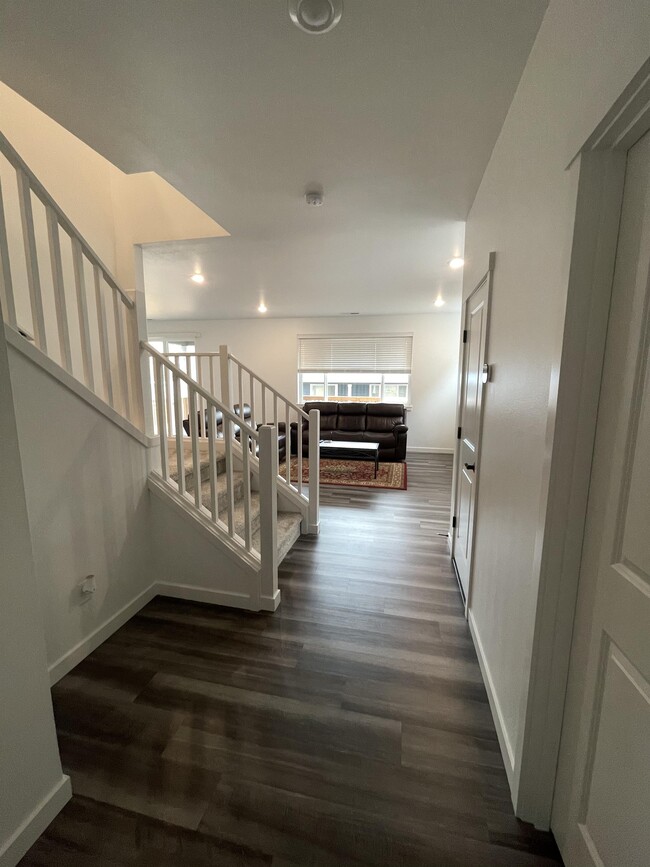 Foto del edificio - 824 Vine Maple St SE