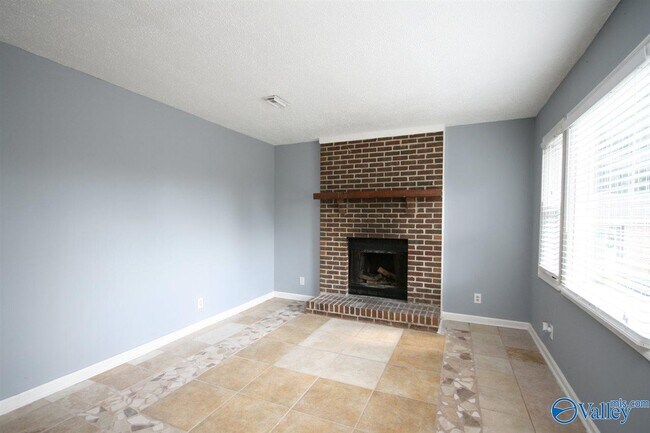 Building Photo - 2901 Cochise Cir NW