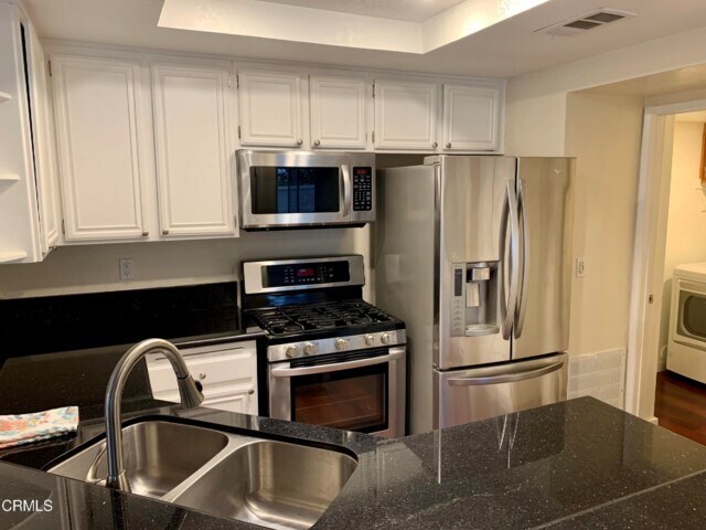 Building Photo - 5953 Paseo Encantada