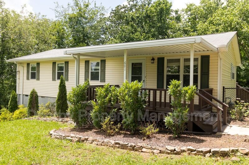 Photo - 601 Tucker St