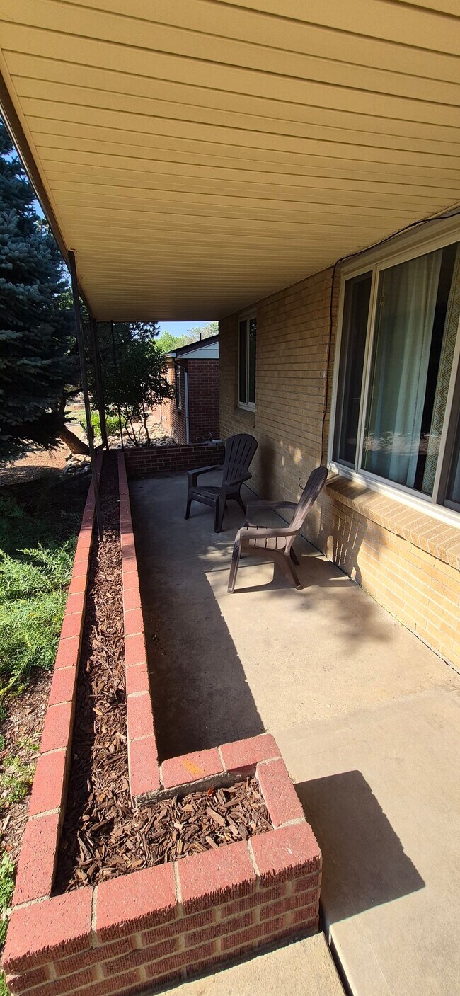 Building Photo - 2095 Otis St