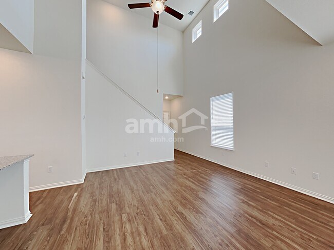 Foto del edificio - 2715 Geronimo Crk