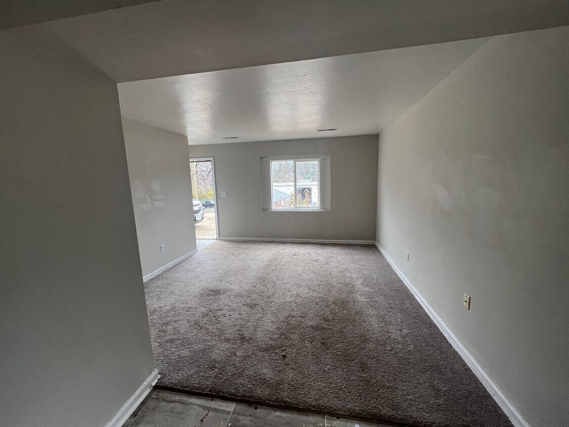 1646-1648 Eastern Ave NE - 1646-1648 Eastern Ave NE