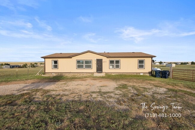 MODERN UPGRADES AND RURAL LIVING IN PEYTON - MODERN UPGRADES AND RURAL LIVING IN PEYTON House