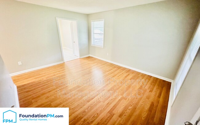 Building Photo - 8261 Robena Ln