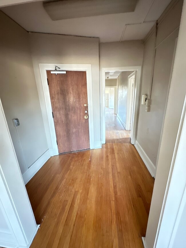 Foto del edificio - 1630 1st Ave NE