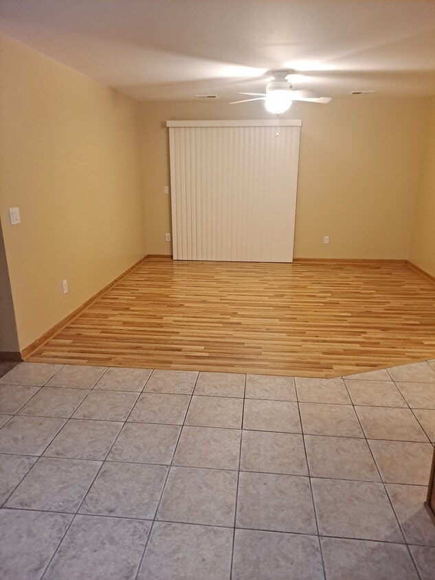 24048 Wedgewood Cir Unit 19, Warren, MI 48091 Condo for Rent in Warren, MI