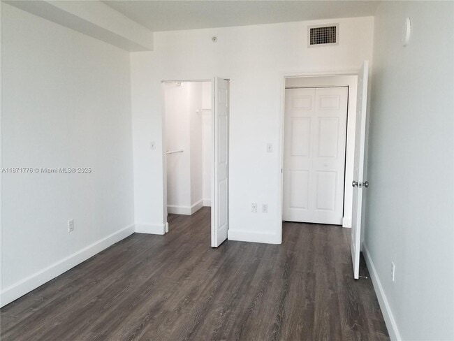 Building Photo - 50 Menores Ave