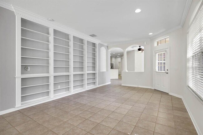 Building Photo - 15715 Phoebepark Avenue