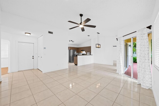Building Photo - 9953 NW 9th Ct