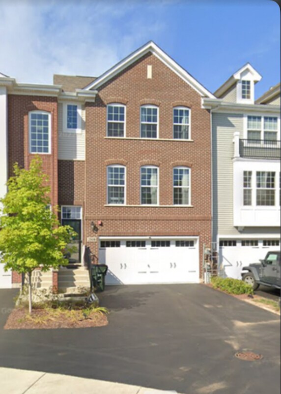 Primary Photo - 2508 Huntleigh Ln