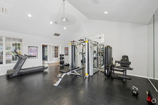Gimnasio - Lakeshore Apartments