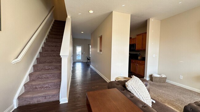 Foto del edificio - Amazing Location - Downtown Modern Living: 4 Bed 4 Bath!