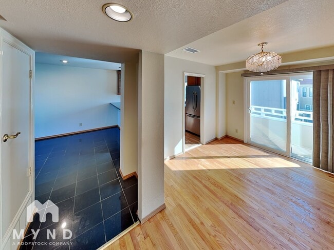 Building Photo - 125 Rosa Flora Cir