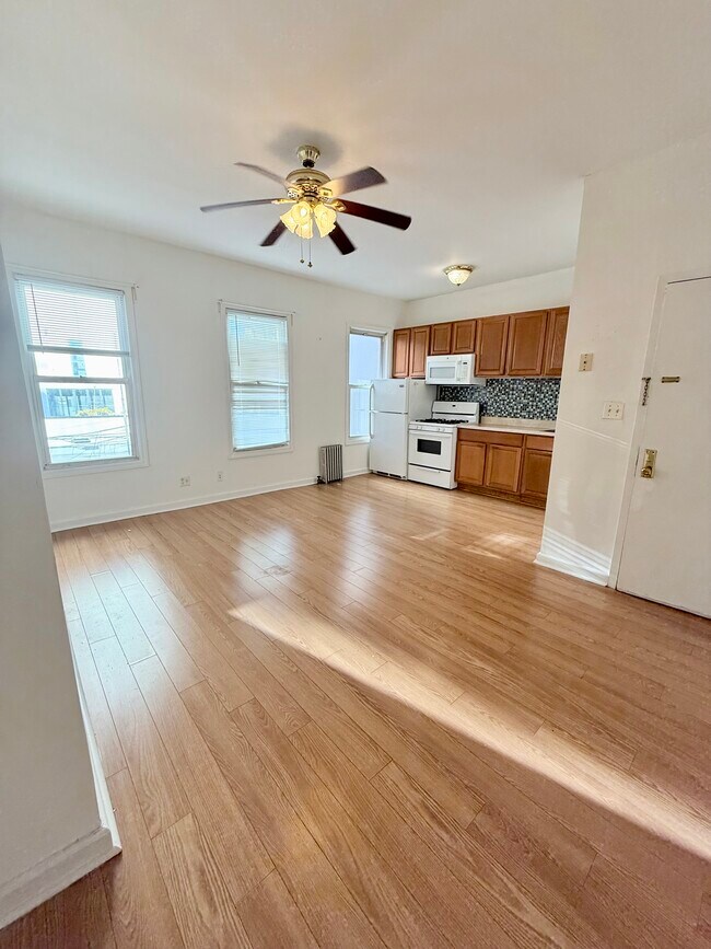 Foto del edificio - 1267 DeKalb Ave