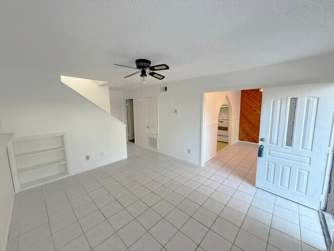 Foto del edificio - 5321 Pinewilde Dr