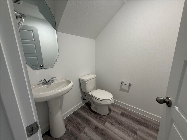 Foto del edificio - 10325 Sylvan Wds Trl