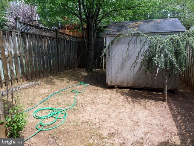 Building Photo - 2432 Huntwood Ct