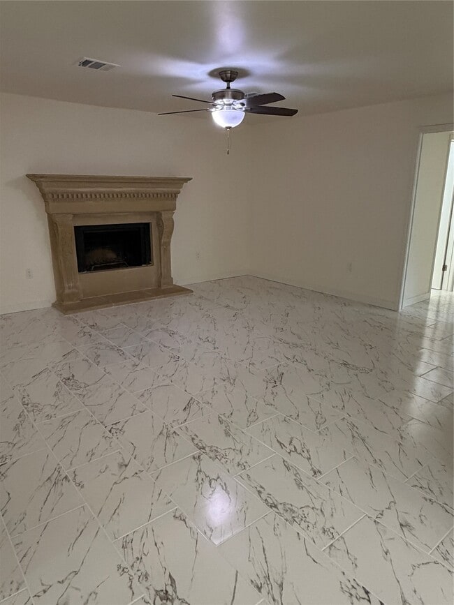 Building Photo - 2110 Bentvine Dr
