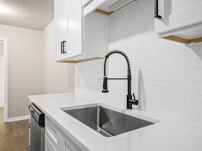 Foto del edificio - 115 Susan Dr