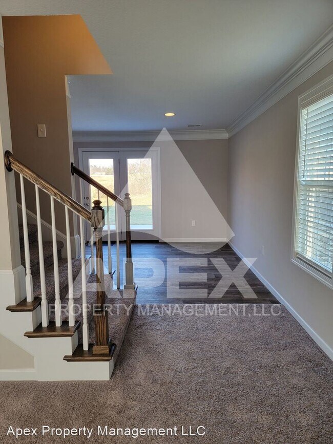 Building Photo - 3 br, 2.5 bath House - 1201 Sky Top Lane