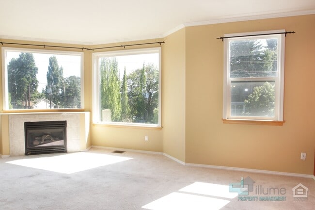 Photo - 3 Level Townhome near OHSU and PSU-Attached Garage with 2 Parking Spaces!